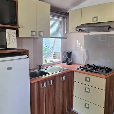 Mobil-home Familial - 6 Pers. - Api-1-52-2916 مكان تخييم
