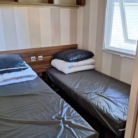 Mobil-home Familial - 6 Pers. - Api-1-52-2916 مكان تخييم